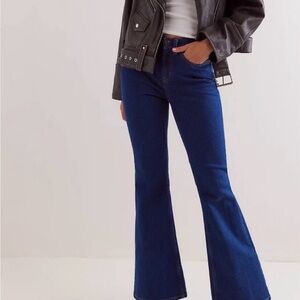 We The Free- The Vintage High Rise Flare- size 27 curvy.